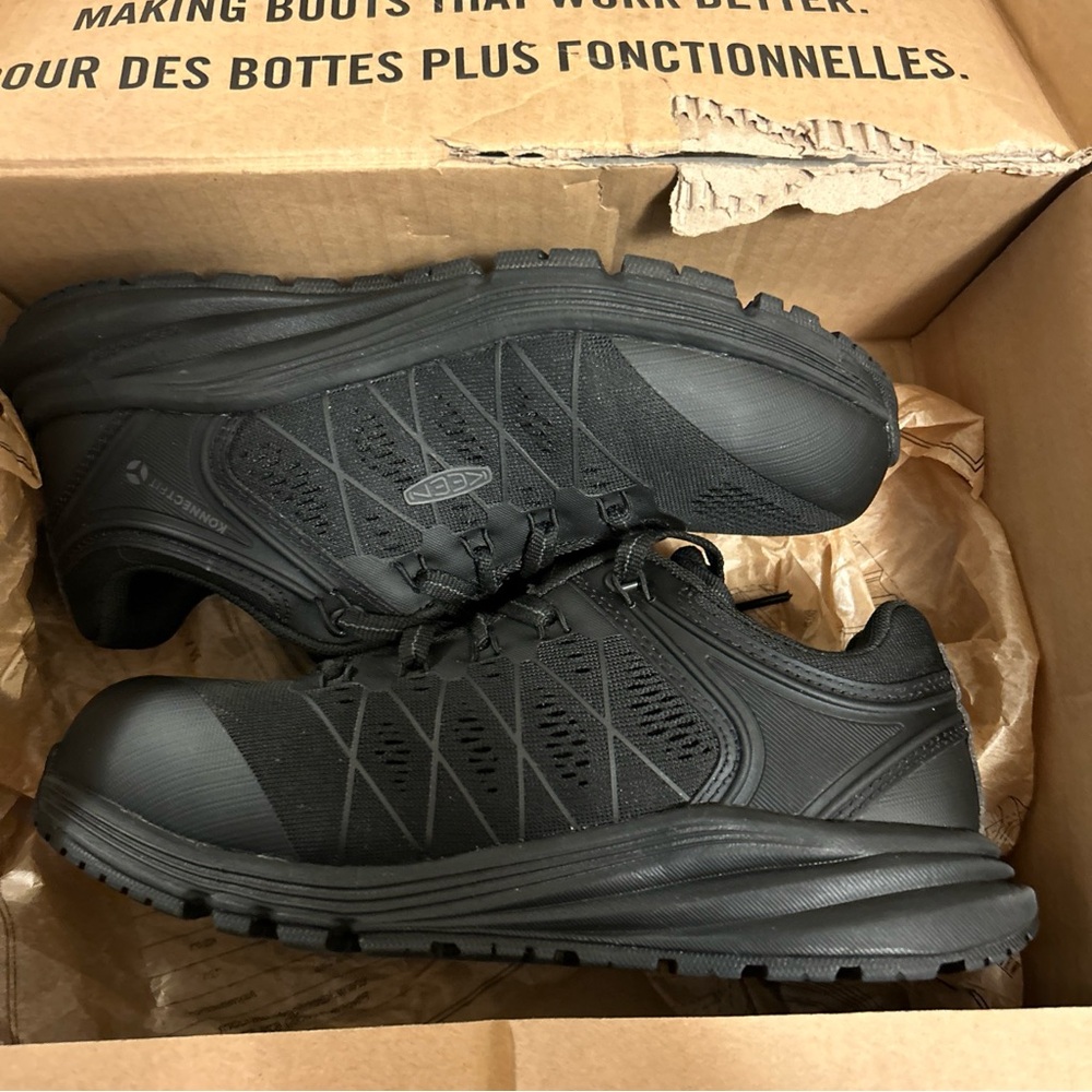 KEEN Utility Women's Vista Energy Low Height Sneaker Size 6W